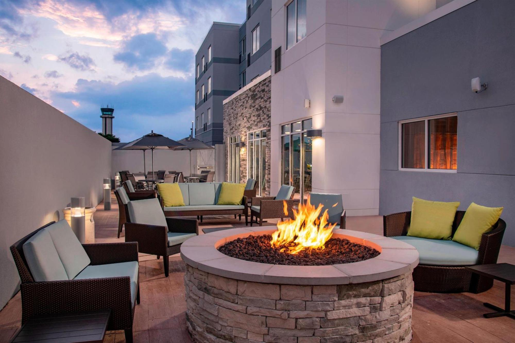 Fairfield Inn & Suites By Marriott Harrisburg International Airport Middletown  Екстериор снимка